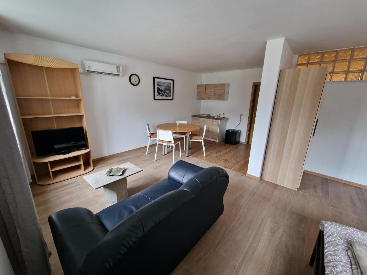 Origo Rooms And Apartments Стаховица Экстерьер фото