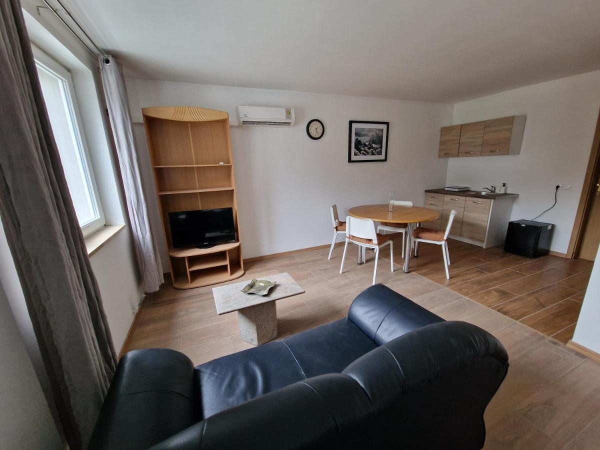 Origo Rooms And Apartments Стаховица Экстерьер фото